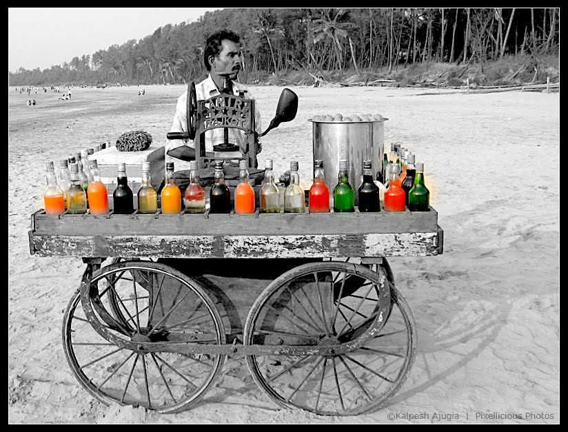 A gola vendor at Manori Beach